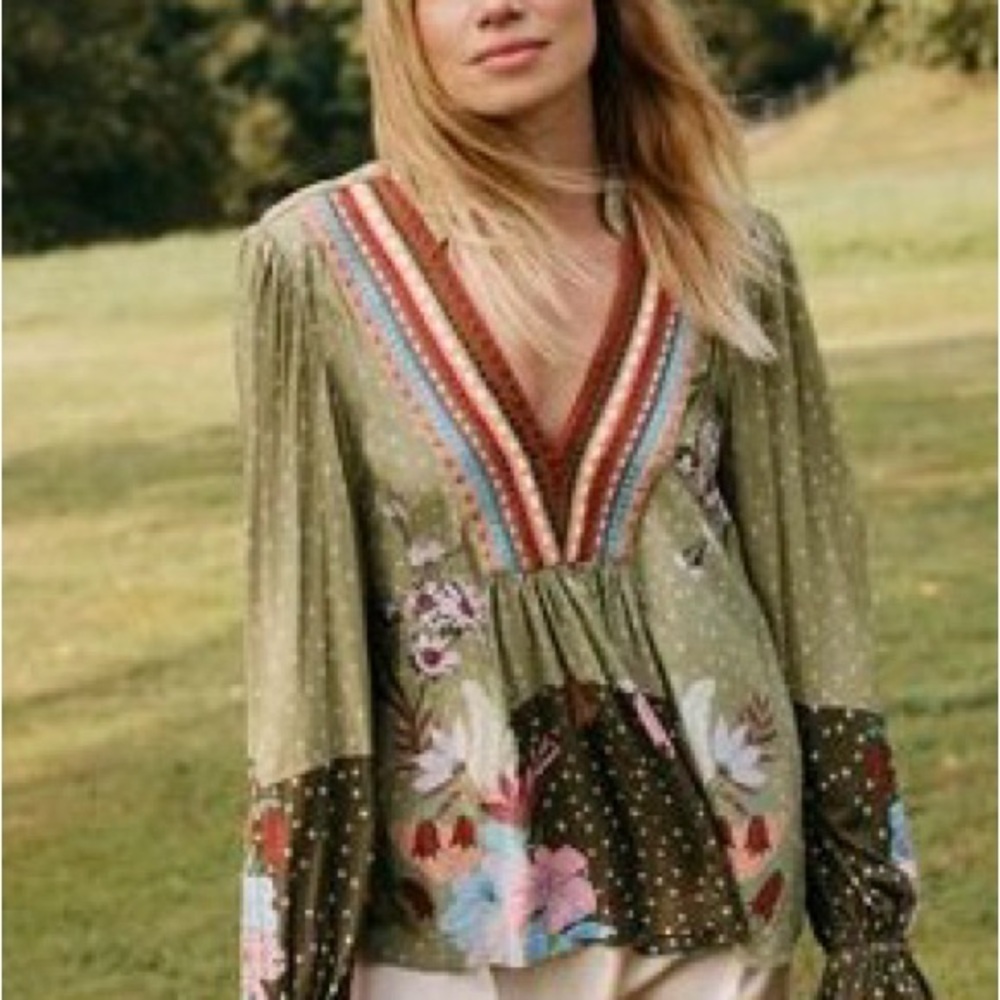 Bl^nk London Stephanie Long Sleeve Floral V-Neck Blouse